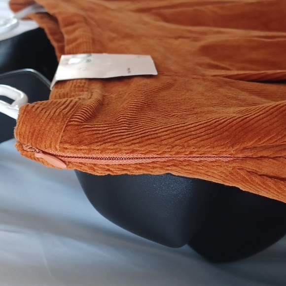 SO Size 11 Skirt Copper Corduroy Pleated A Line Mini Skirt Stretch NWT, 16" lg - Picture 5 of 5